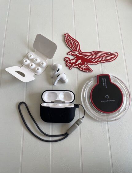 airpod and charger kit